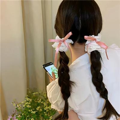 碧窗艳影